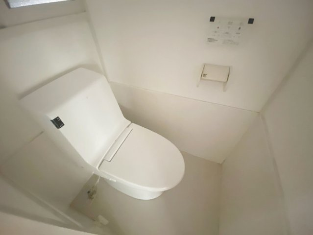仁川うぐいす台戸建てのトイレ