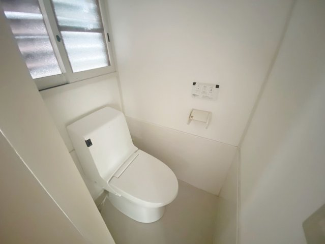 仁川うぐいす台戸建てのトイレ
