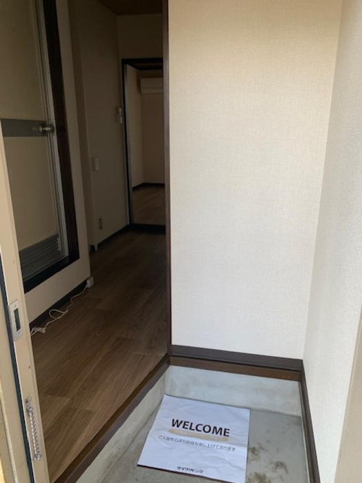 フォーヴルさくら A棟 Aの玄関