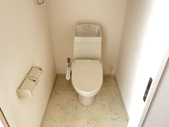 【トイレ】 | ヴァンヴェールⅡ | 落ち着いた色調のトイレです♪