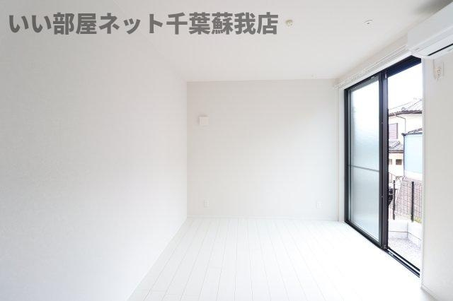 パセオグランデ誉田の居間・リビング|こちらのリビングで趣味の時間をお楽しみください
