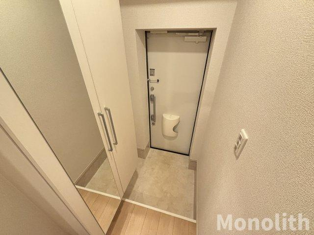 エテルノ貝塚Bの玄関