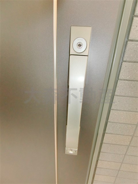 ルーブル大森七番館の玄関