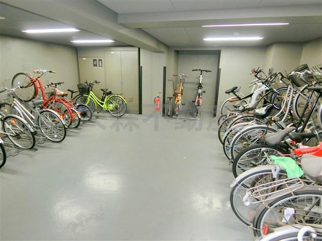ルーブル大森七番館のその他共用部分|ラック式の無料駐輪場　1K1台.2DK2台