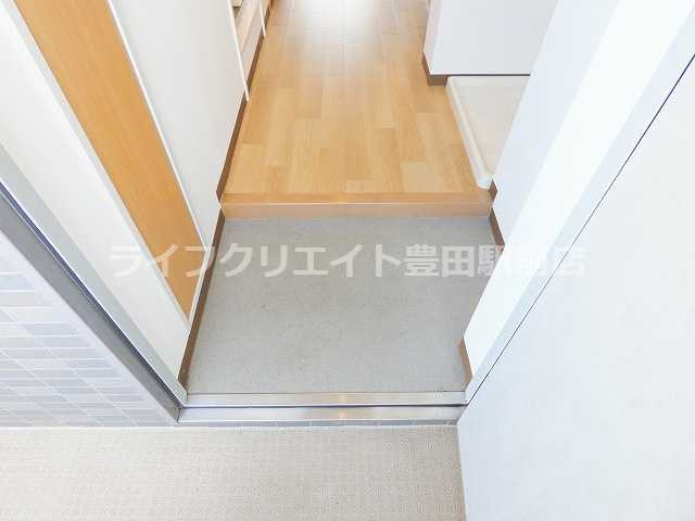 リビエール高幡の玄関