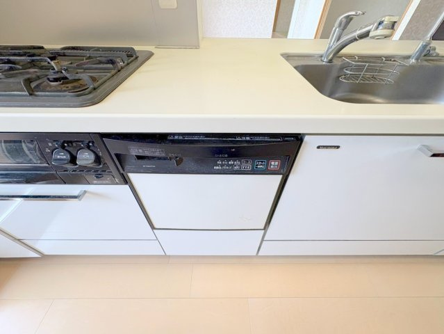 リーベストガーデン宝塚のキッチン|コンパクトなキッチンで掃除もラクラク