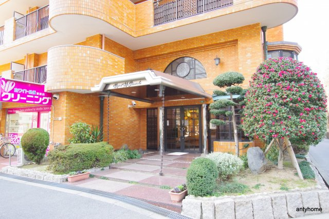 エレガントライフ新大阪　仲介手数料無料のエントランス