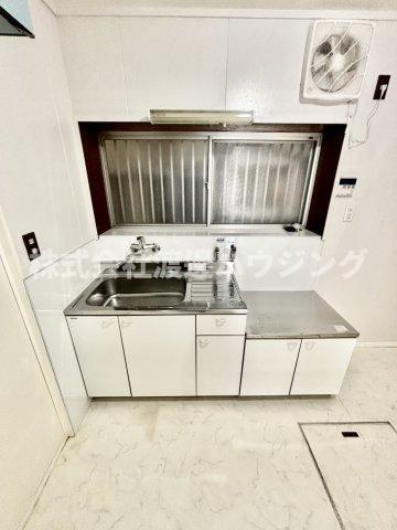 寝屋川萱島東2丁目一戸建のキッチン
