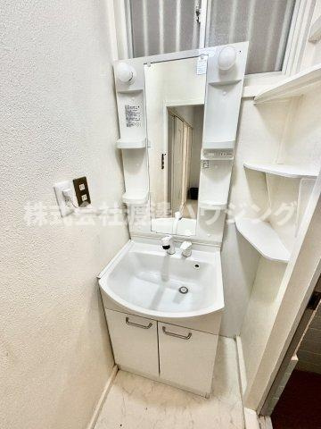 寝屋川萱島東2丁目一戸建の洗面所
