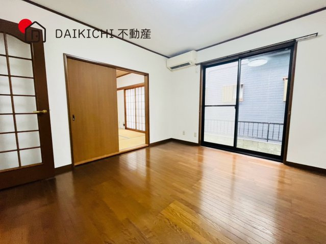 【居間・リビング】 | 鴻巣市吹上本町2丁目　中古戸建