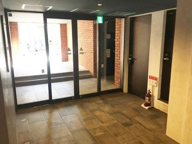 ラティエラ西蒲田のエントランス|建物の内部です