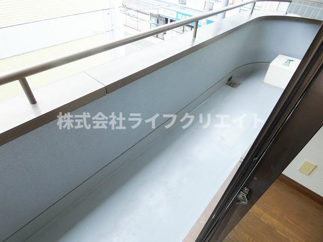ナガヨビルディングのバルコニー