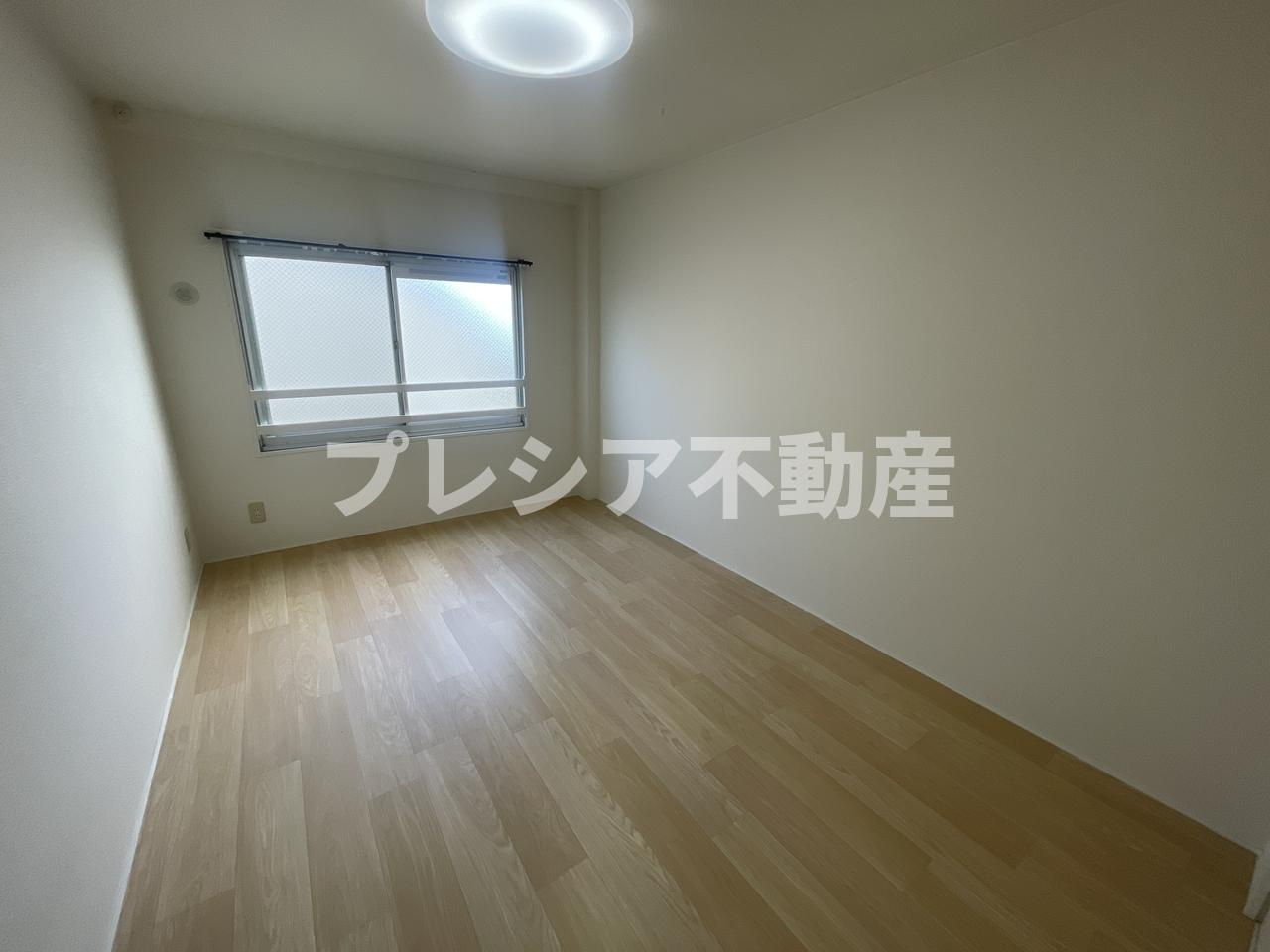 甲子園フラットの居間・リビング