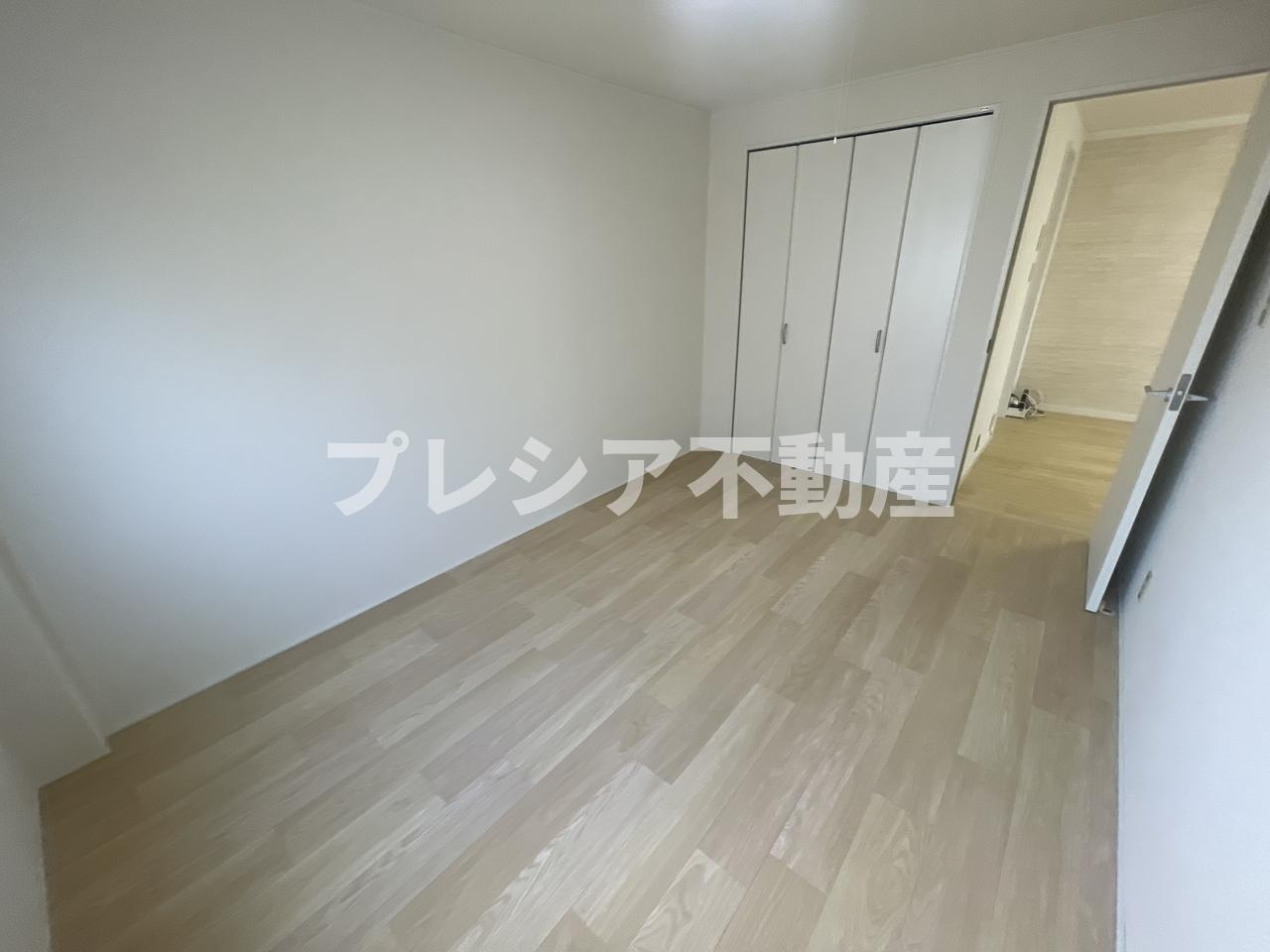 甲子園フラットの洋室