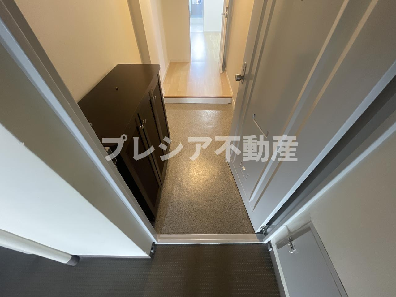 甲子園フラットの玄関
