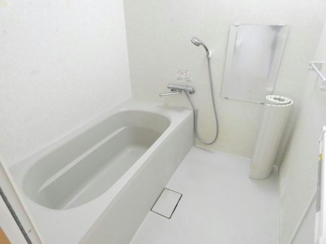 釧路市緑ケ岡５丁目のアパートの浴室