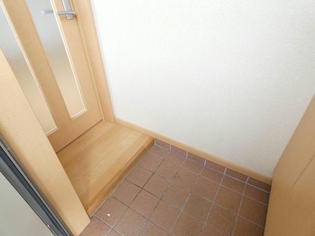 釧路市緑ケ岡５丁目のアパートの玄関
