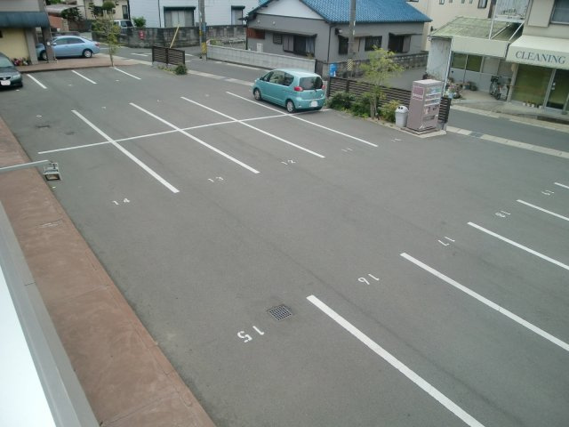 【駐車場】 | ユトリロ三本木