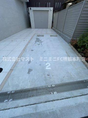 スプランディッド梅田WESTの駐車場