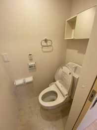 コンパクトで使いやすいトイレです♪
