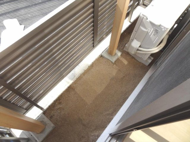 リエッタ西条岡町のバルコニー