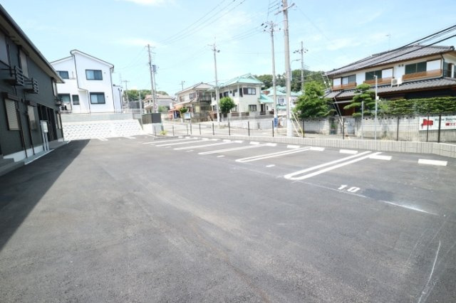 D-ROOM 天が岡 の駐車場
