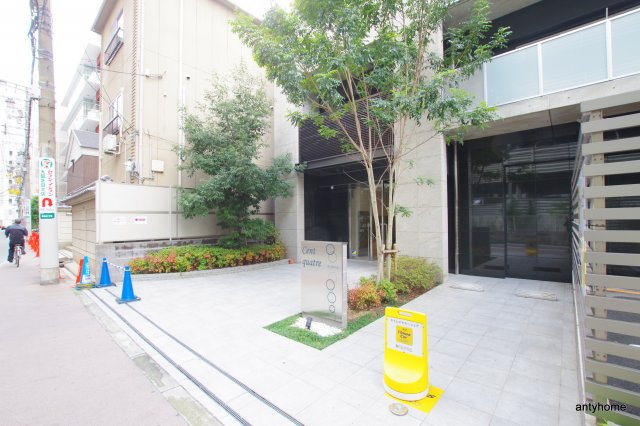 サンカトル　仲介手数料無料のエントランス