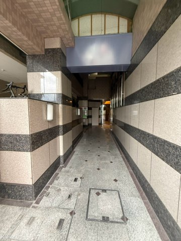【エントランス】 | シャトー弁天参番館