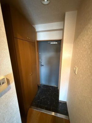 【玄関】 | シャトー弁天参番館