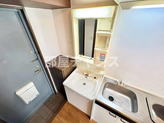 桜マンションIIの独立洗面台
