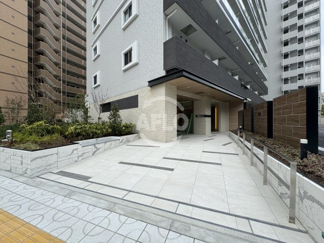 スプランディッド難波WESTⅡ　栄小学校区のエントランス|スプランディッド難波WESTII　外観