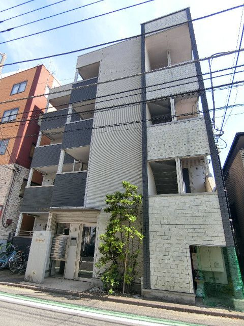 クリスタルの外観