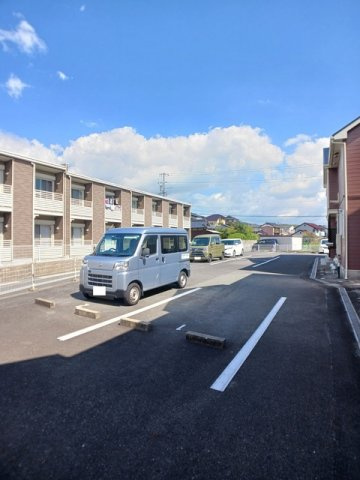 グリーンティエラＢの駐車場