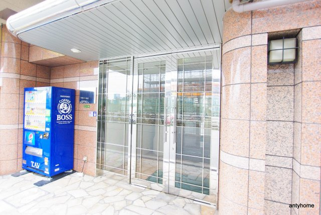 シャインビュー淡路　仲介手数料無料のエントランス