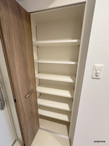 ミラノ堺筋　仲介手数料無料の収納