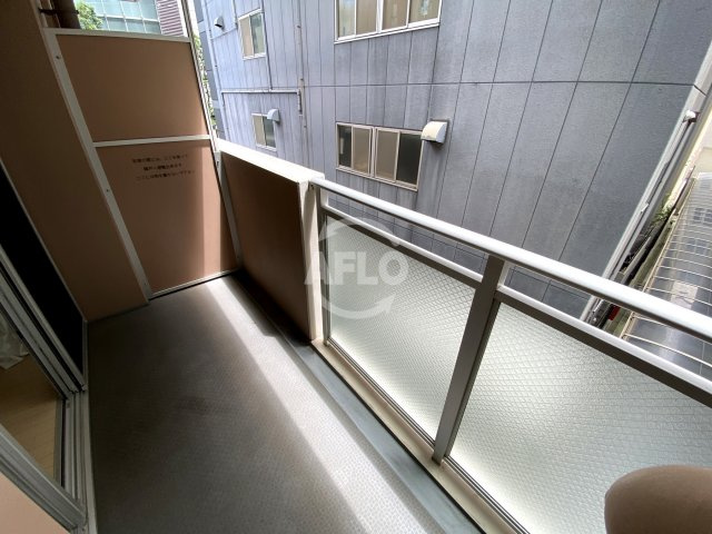 クロスレジデンス大阪新町　堀江小学校区のバルコニー|クロスレジデンス大阪新町　バルコニー