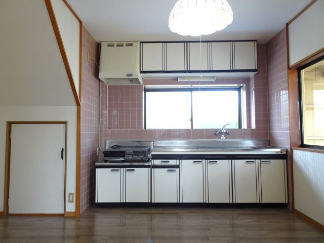 大垣市領家町戸建のキッチン