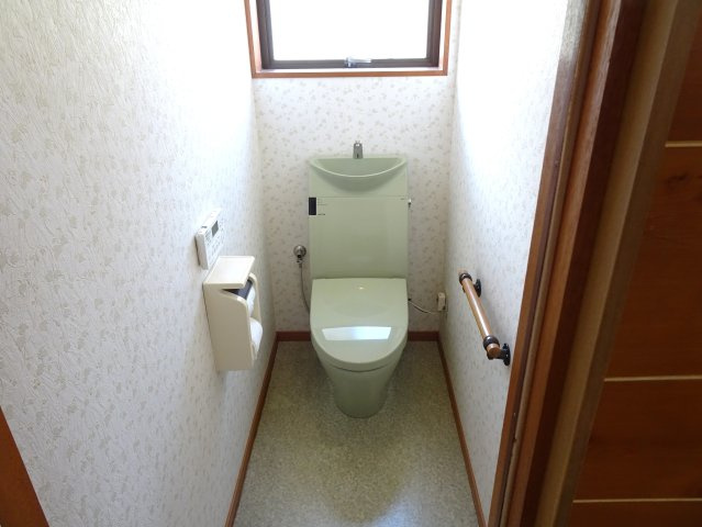 大垣市領家町戸建のトイレ