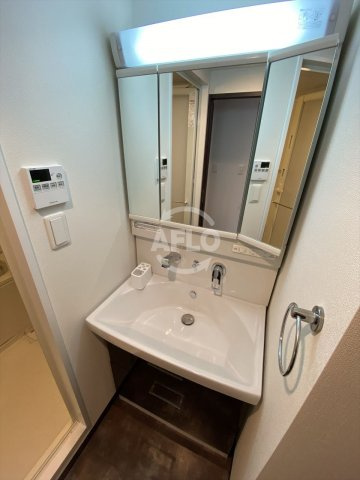 S-RESIDENCE淀屋橋の独立洗面台|S-RESIDENCE淀屋橋　洗面化粧台