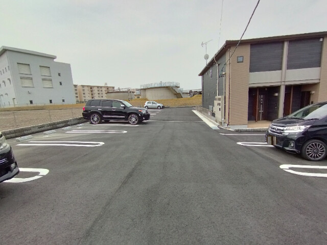 サンシャインヒル細川の駐車場