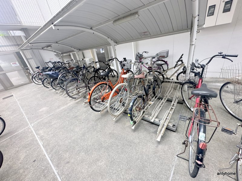 グランドゥール敷津の駐車場