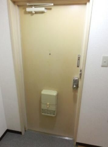 スカイコート町屋の玄関
