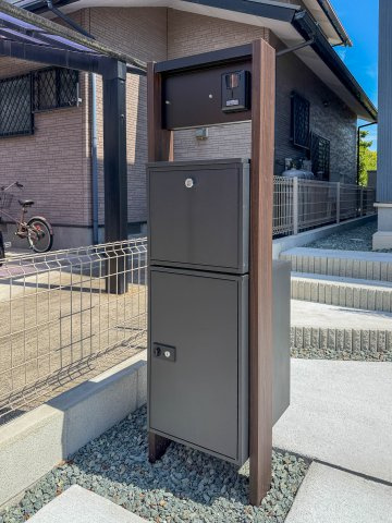 佐賀市水ケ江の設備|■■2号棟／宅配ボックス・郵便ポスト・カメラ付インターホン■■