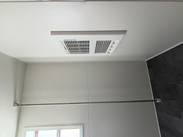 GRAFARE 高崎市岩鼻町2期 1号棟の浴室|現地撮影：浴室換気乾燥暖房機