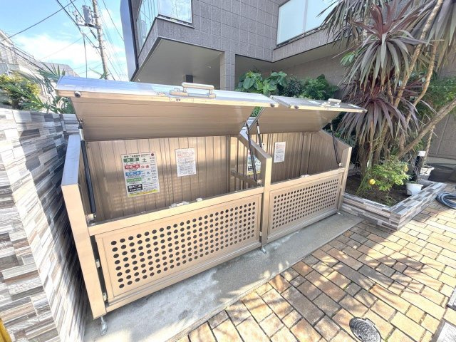 ヴァンヴェール松原のその他共用部分|ゴミストッカー