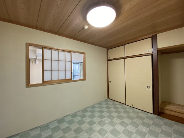 リシャール伊豆長岡の和室|隣のお部屋を繋ぐ障子窓があります