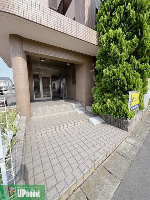 グリーンシティ岩倉のエントランス