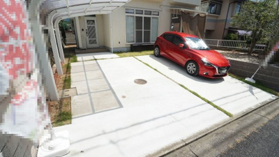 【駐車場】 | 廿日市市宮園上５丁目　４ＬＤＫ＋ＷＩＣ戸建て | リフォーム済み４ＬＤＫ＋ＷＩＣ戸建て
瀬戸内海が見える団地高台で眺望良好
洗面、浴室、トイレ水まわり新調
日当り、眺望も良好
幹線道路、各生活施設とアクセス良
カーポート駐車場、お庭、物置付き