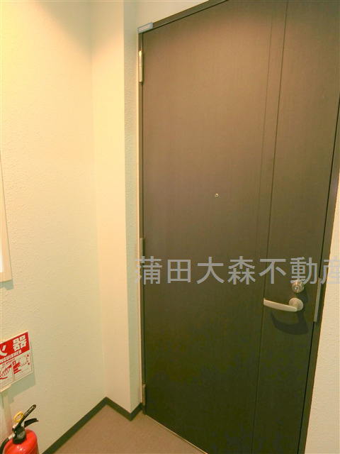 Y’s　FLATワイズフラットの玄関