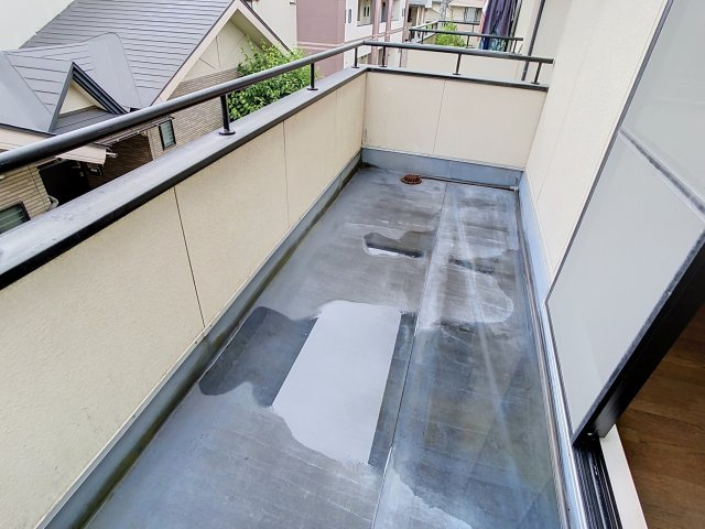 シャルム小白川Bのバルコニー